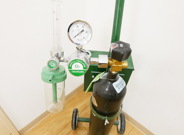 酸素ボンベ